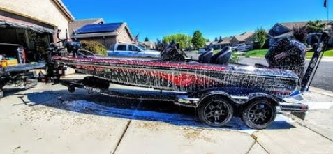 How To Quickly Clean Your Boat