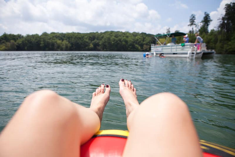 14 Best Gift Ideas for Pontoon Boat Lovers