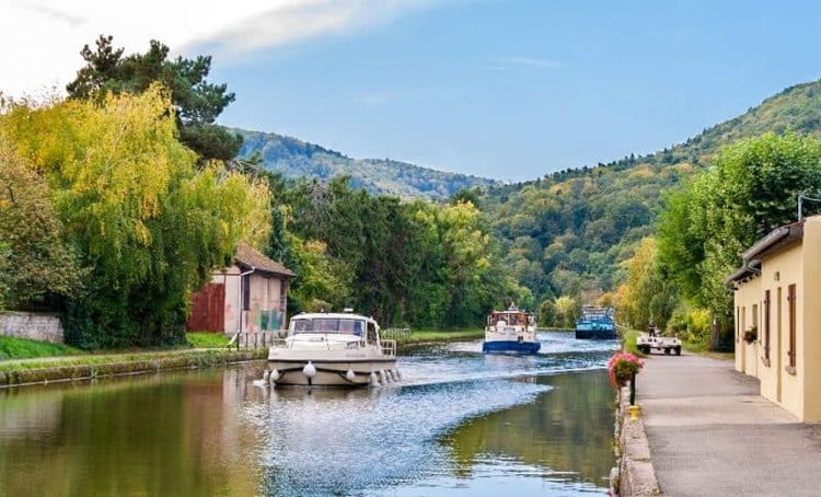 5 Incredible Destinations for Canal Boat Holidays