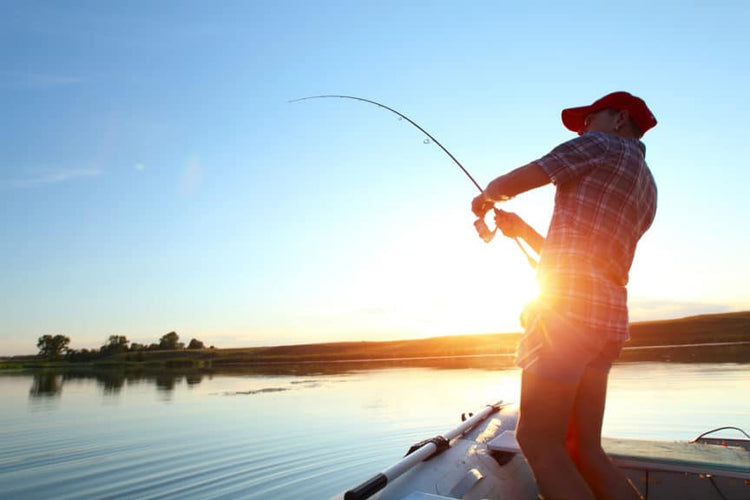 Deck Boat Fishing: How, Why and 7 Deck Boat Models Made to Fish