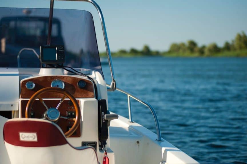 Fun in the Sun: 5 Deck Boat Tips for Summer