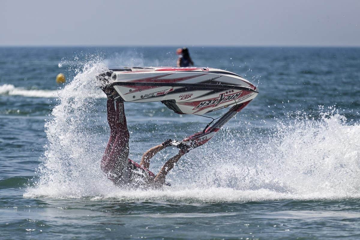 10 Essential Jet Skiing Tips for Beginners 4 10 Essential Jet Skiing Tips for Beginners - 2. Basic controls and maneuvers on the water