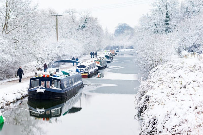 Practical Tips for Living on a Canal Boat in Winter (And Why This Liveaboarder Loves It!)