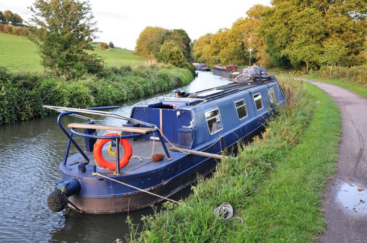 Common Dangers and Practical Narrowboat Safety Tips for Canal Boaters