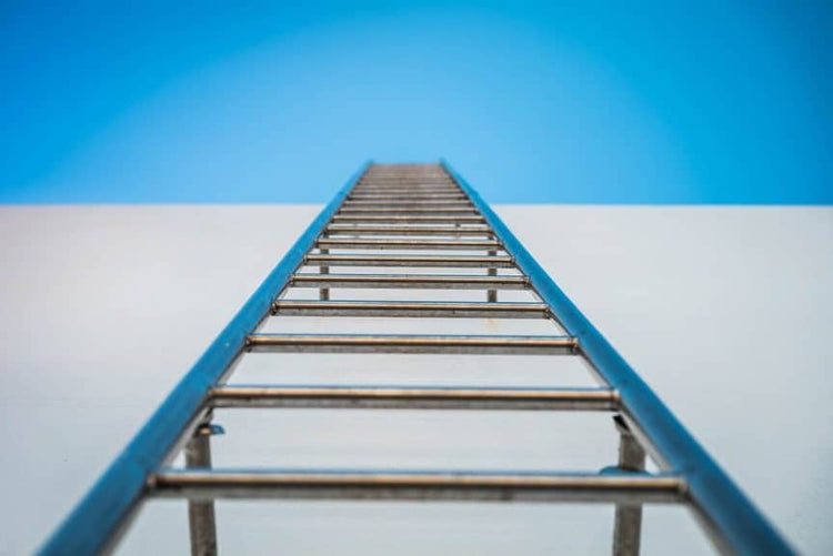 The Sturdiest, Safest Boat Ladders to Mount on Pontoons – Better Boat