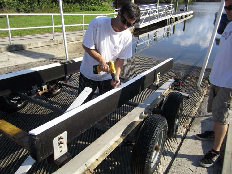 10 Handy Accessories for Your Pontoon Trailer