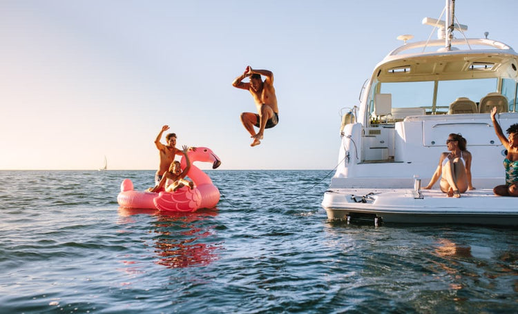 8 Summer Boating Tips for Fun, Sun and Safety on Deck